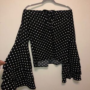 OFF THE SHOULDER TOP